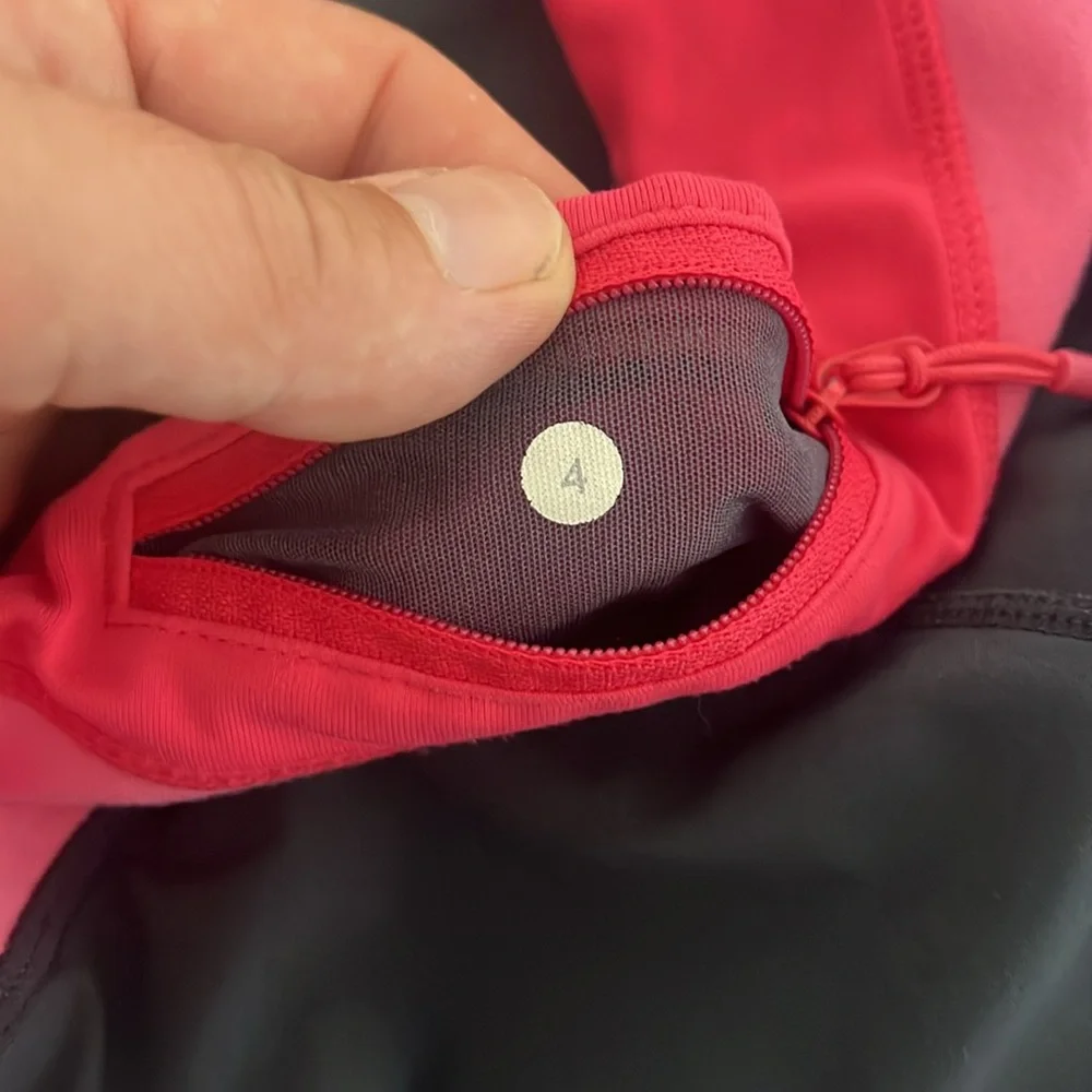 Lululemon The Groovy Run Shorts in Black & Pink Stripe, size 4 - Picture 8 of 11